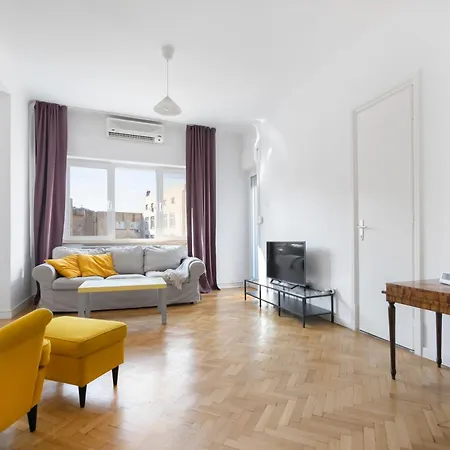 Your Big In Center * Bucarest