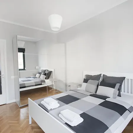 Your Big In Center * 부쿠레슈티