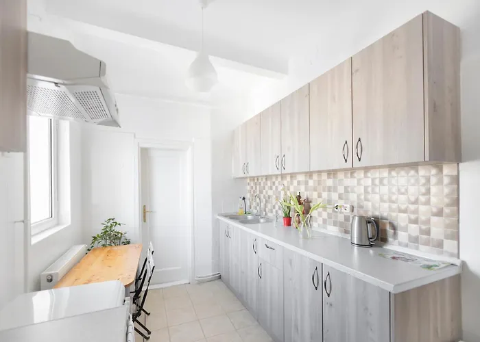 Your Big In Center * Bucureşti