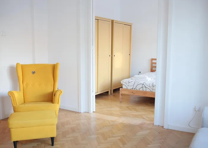 Your Big In Center * Bucureşti